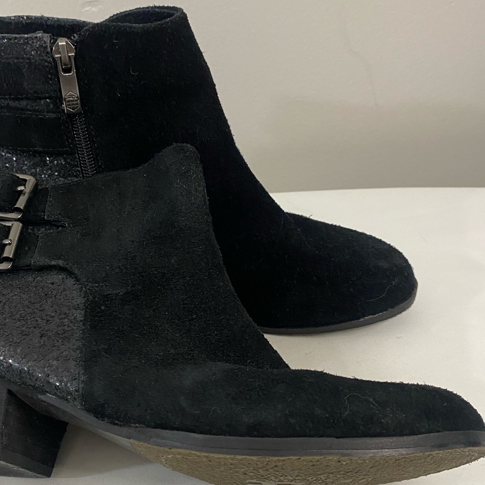 Vince Camuto Women's Size 7B/37 Madalline Black Glitter Suede Ankle Boot Buckle - Picture 9 of 11